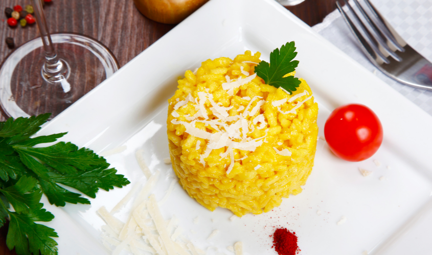 Risotto allo zafferano con verdure grigliate